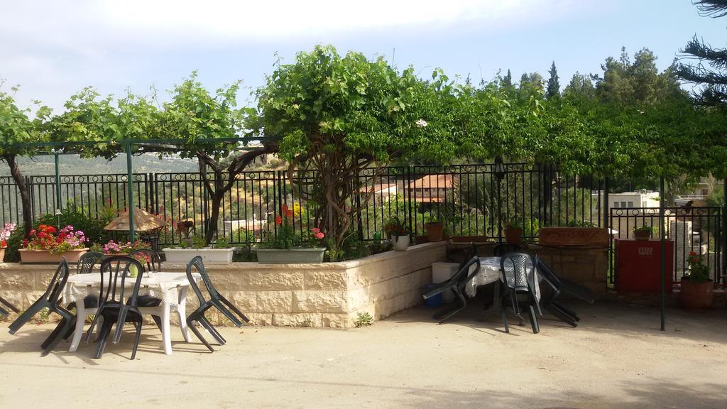 Rosary Sister Guest House Ein Karem Jerusalem Ngoại thất bức ảnh
