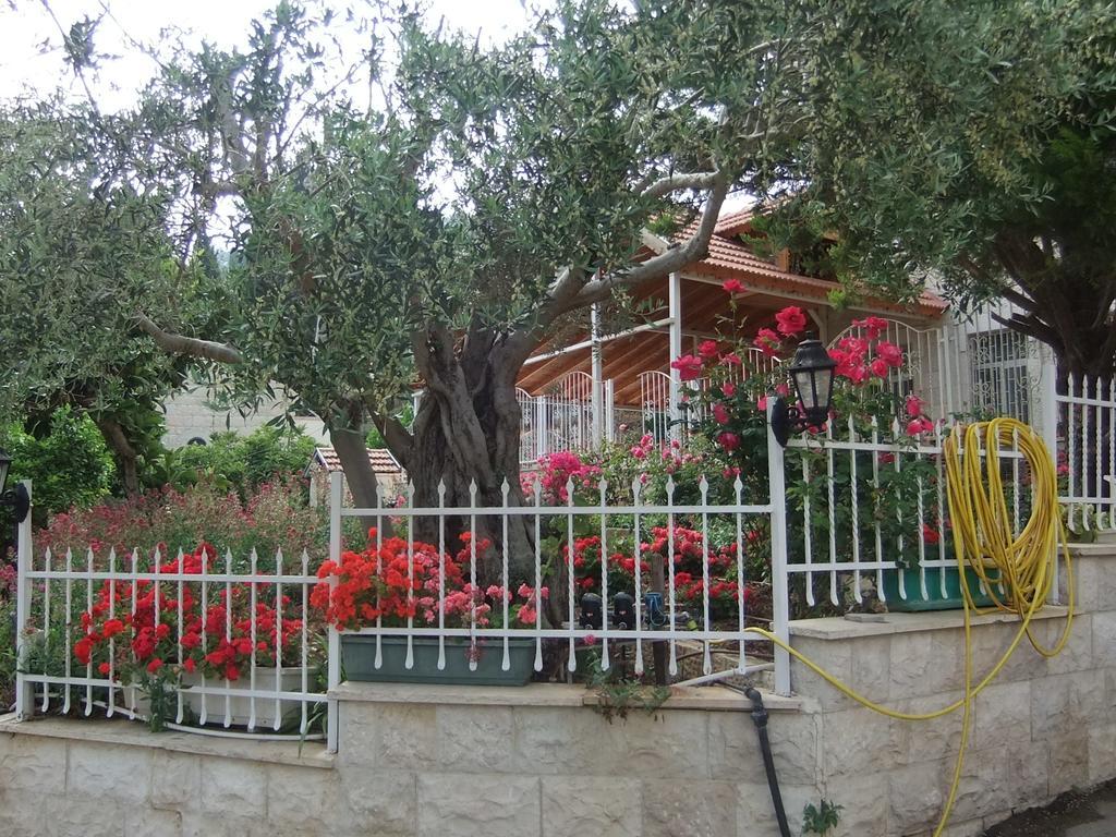 Rosary Sister Guest House Ein Karem Jerusalem Ngoại thất bức ảnh